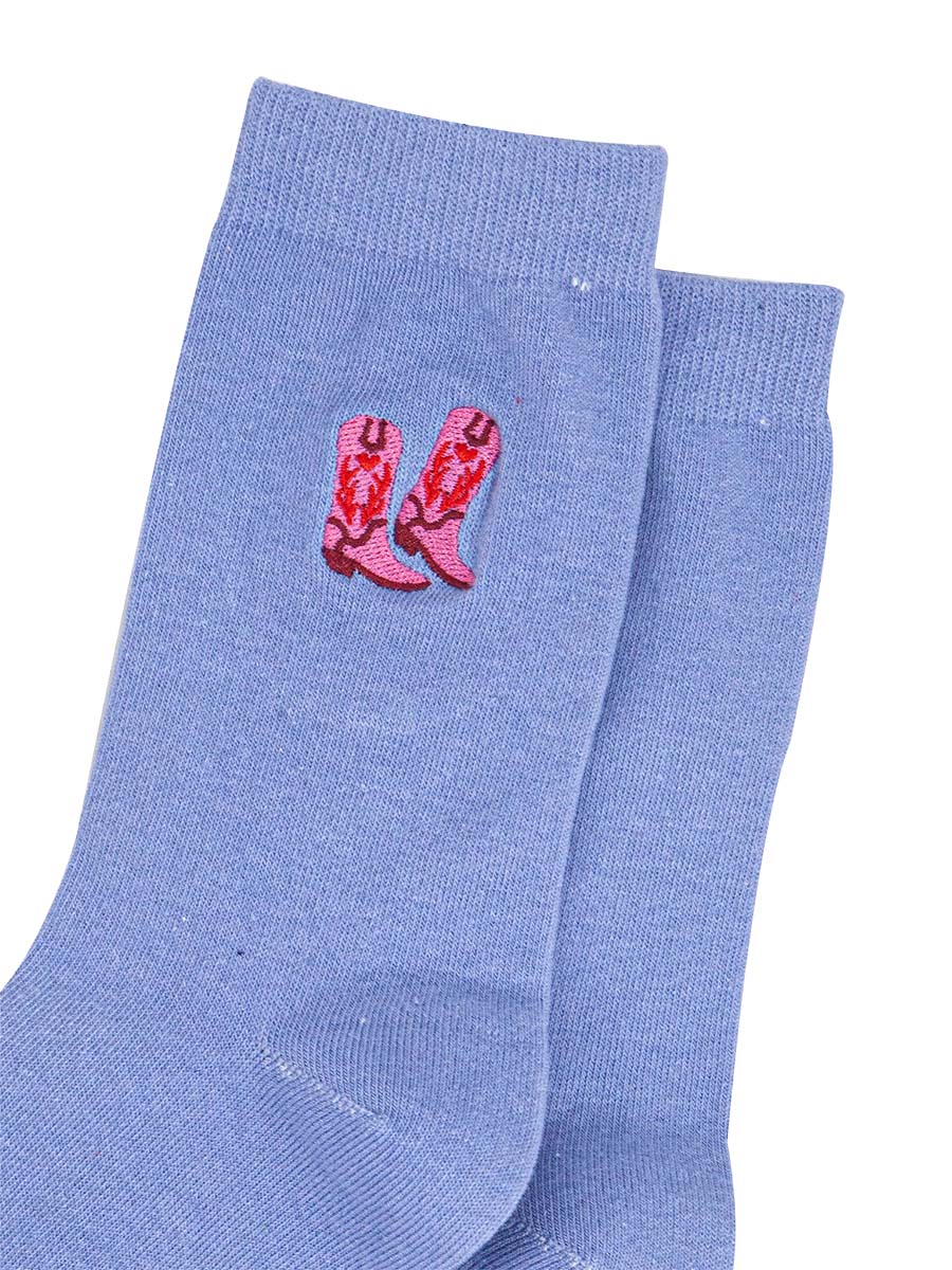 womens-embroidered-ankle-socks-light-blue-cowboy-boots-close-up