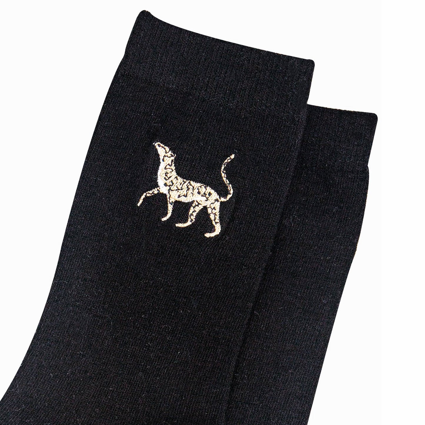 womens-embroidered-ankle-socks-black-cheetah-close-up
