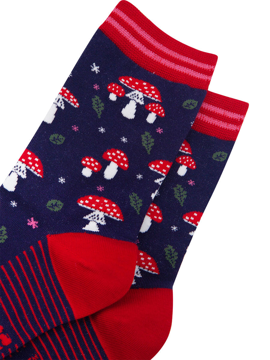 womens-bamboo-socks-navy-blue-red-toadstools-close-up