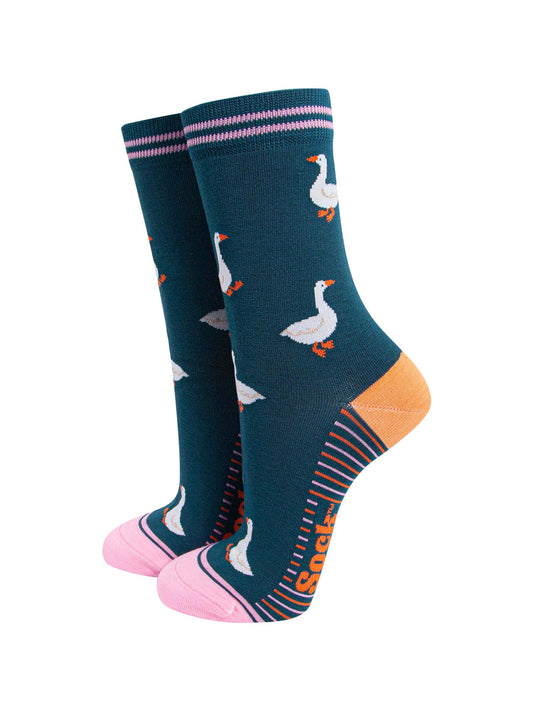 womens-bamboo-socks-forest-green-pink-silly-goose-birds