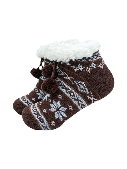 Nordic-Snowflake-Short-Slipper-Socks-in-Brown-On-Mannequin