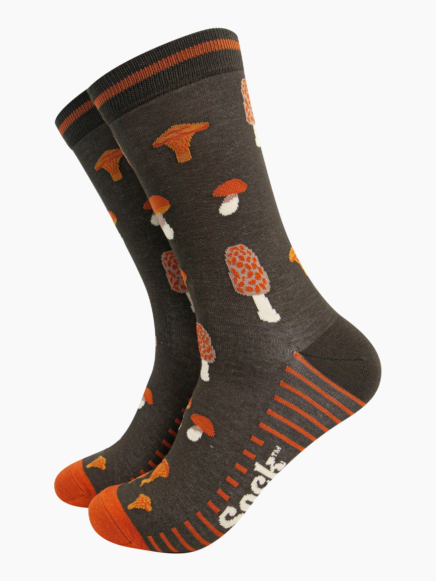 mens-bamboo-socks-khaki-mushroom-foraging-pattern-wild-woodland-fungi