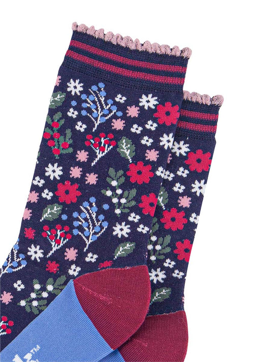 womens-bamboo-socks-navy-blue-winter-floral-close-up