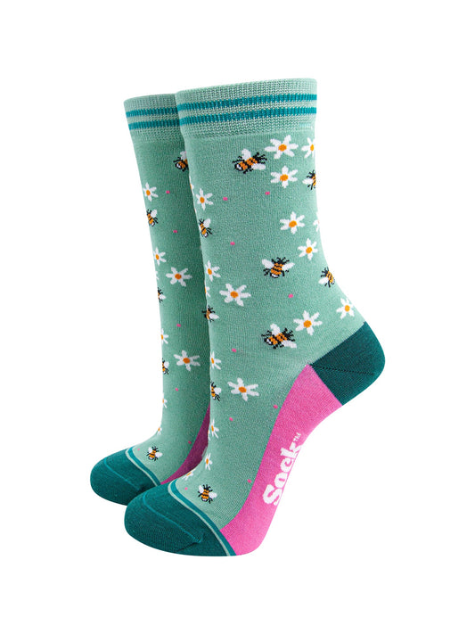 Busy-Bees-Floral-Bamboo-Socks-in-Green-On-Foot-Mannequin