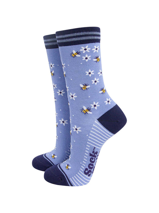 womens-bamboo-socks-sky-blue-navy-blue-bee-and-flowers-bumblebees