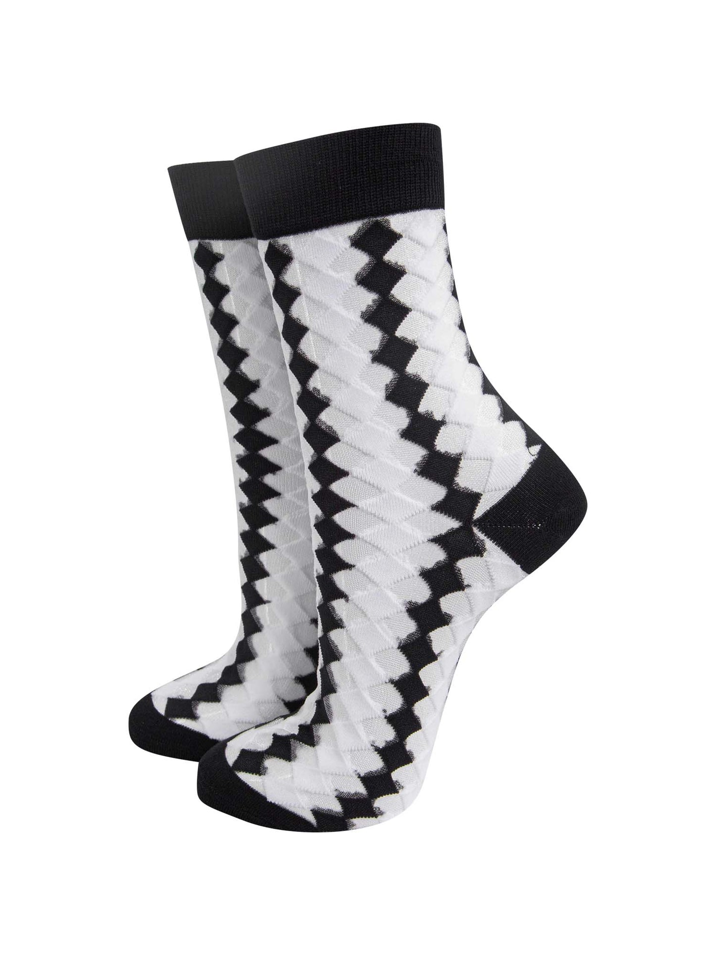 womens-sheer-ankle-socks-black-white-diamond-pattern