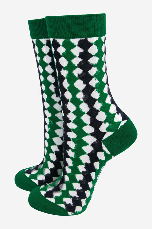 womens-sheer-ankle-socks-green-black-diamond-pattern