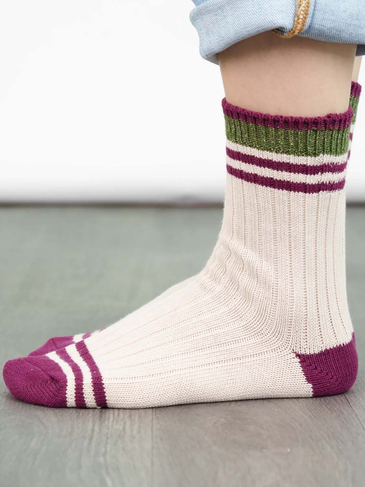 mid-calf-socks-in-cream-and-burgundy