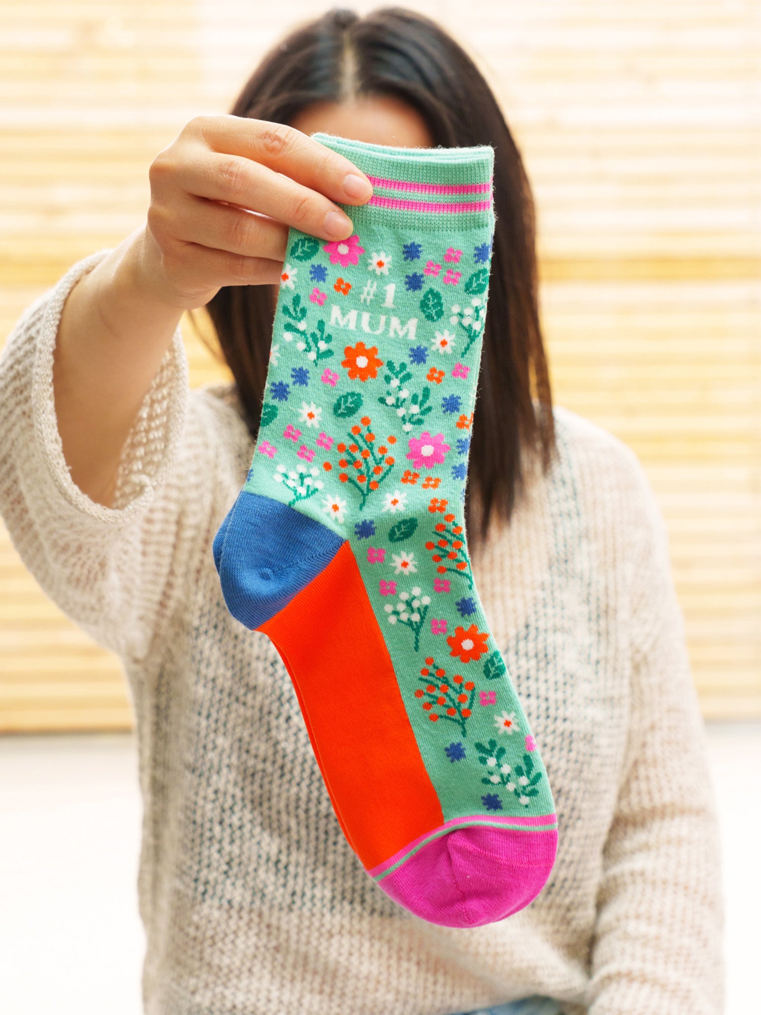 Number-1-Mum-Floral-Bamboo-Socks-in-Green