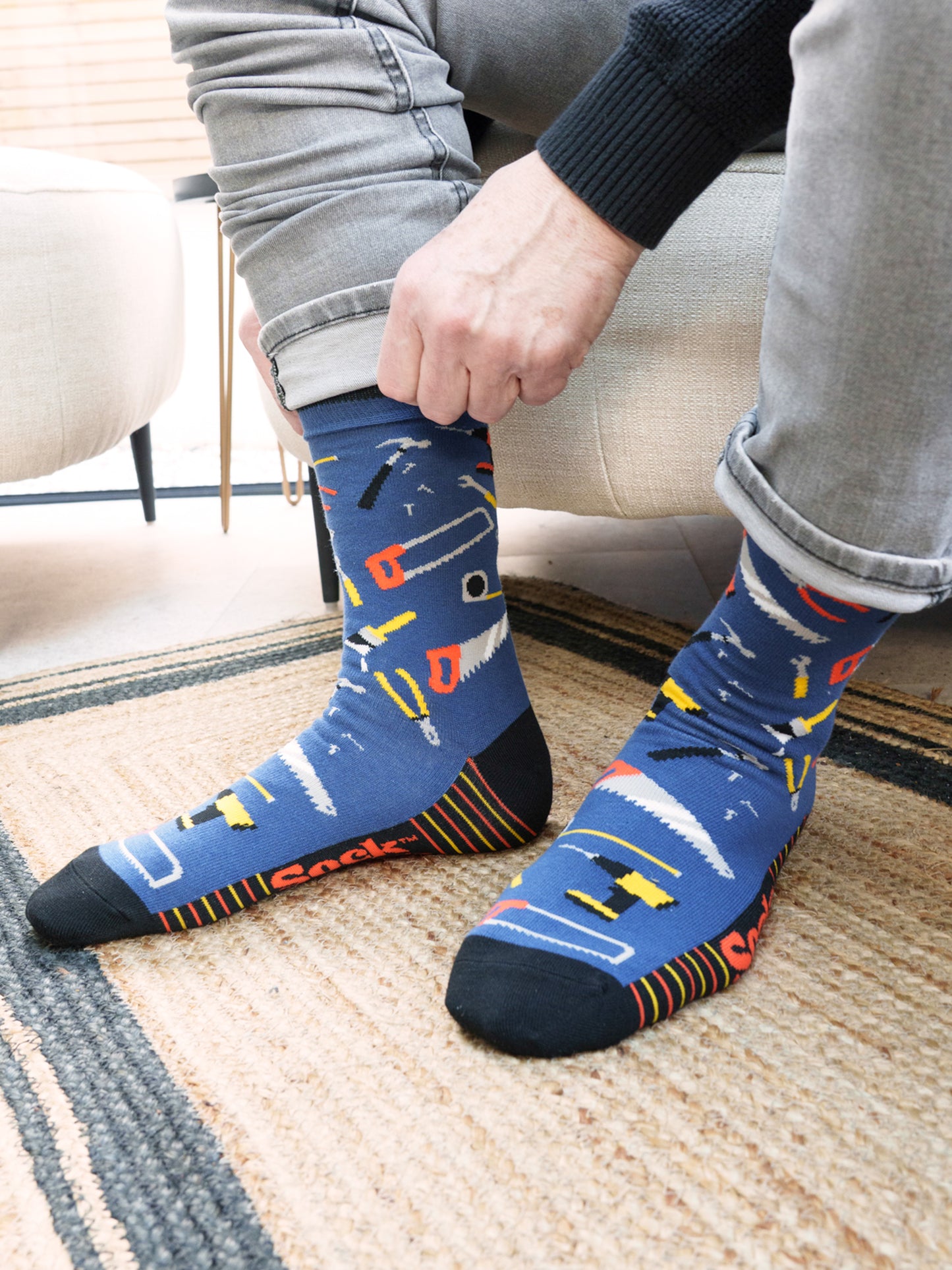 DIY-Tools-Bamboo-Socks-in-Blue