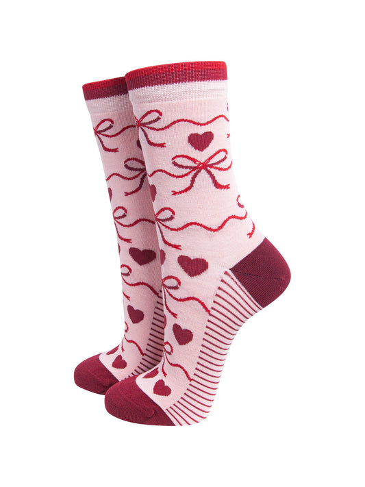 Ribbon-Bow-Women's-Bamboo-Socks-in-Soft-Pink-On-Mannequin