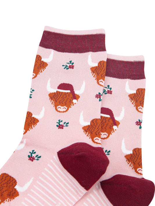 Christmas-Highland-Cow-Women's-Bamboo-Socks-in-Soft-Pink-Close-Up