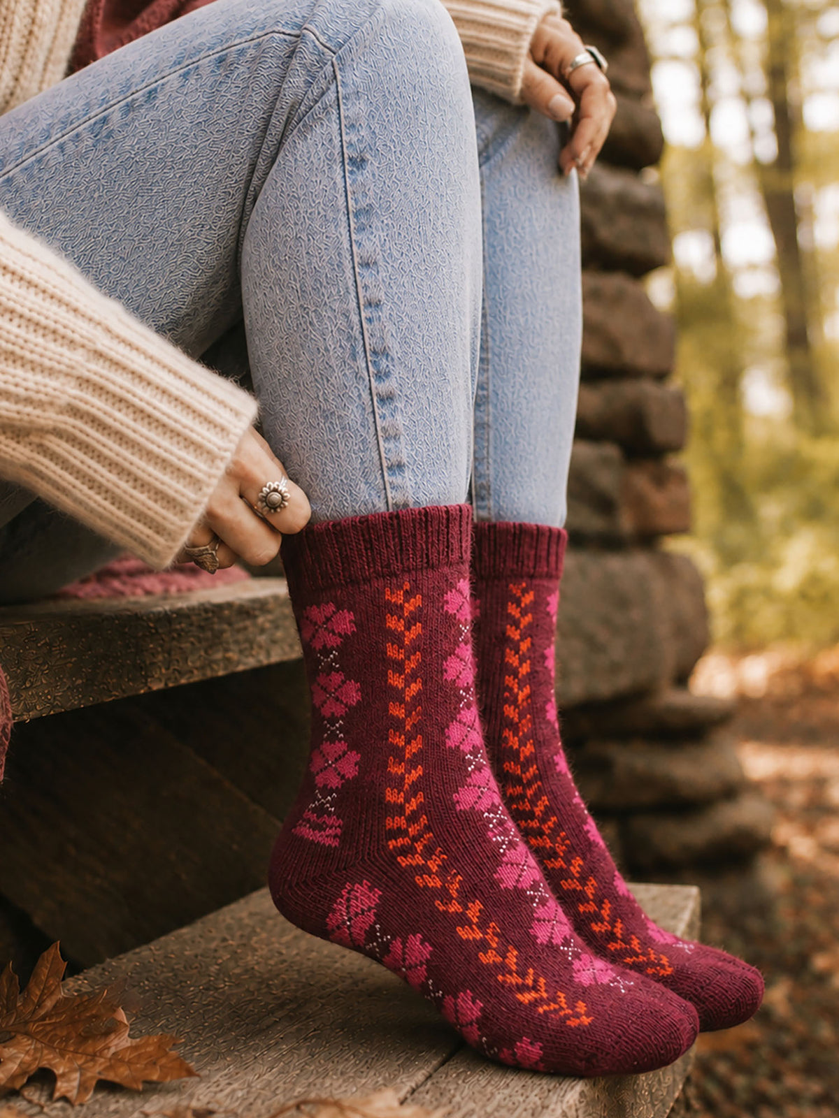 Flower-Patterned-Wool-Socks-in-Burgundy/Orange