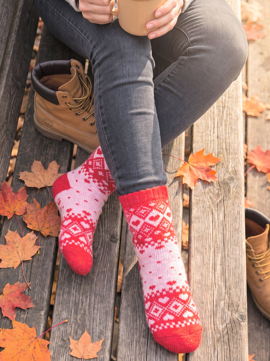 Scandi Heart Patterned Wool Socks in Soft Pink/Red