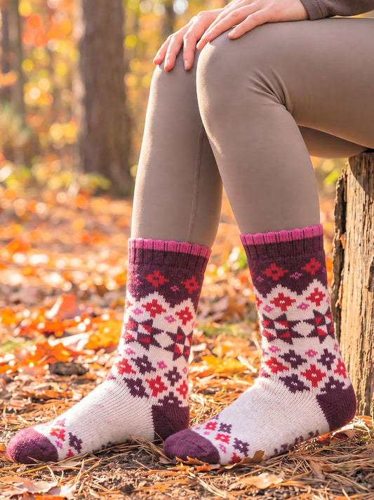 Star-Patterned-Wool-Socks-in-Cream/Burgundy