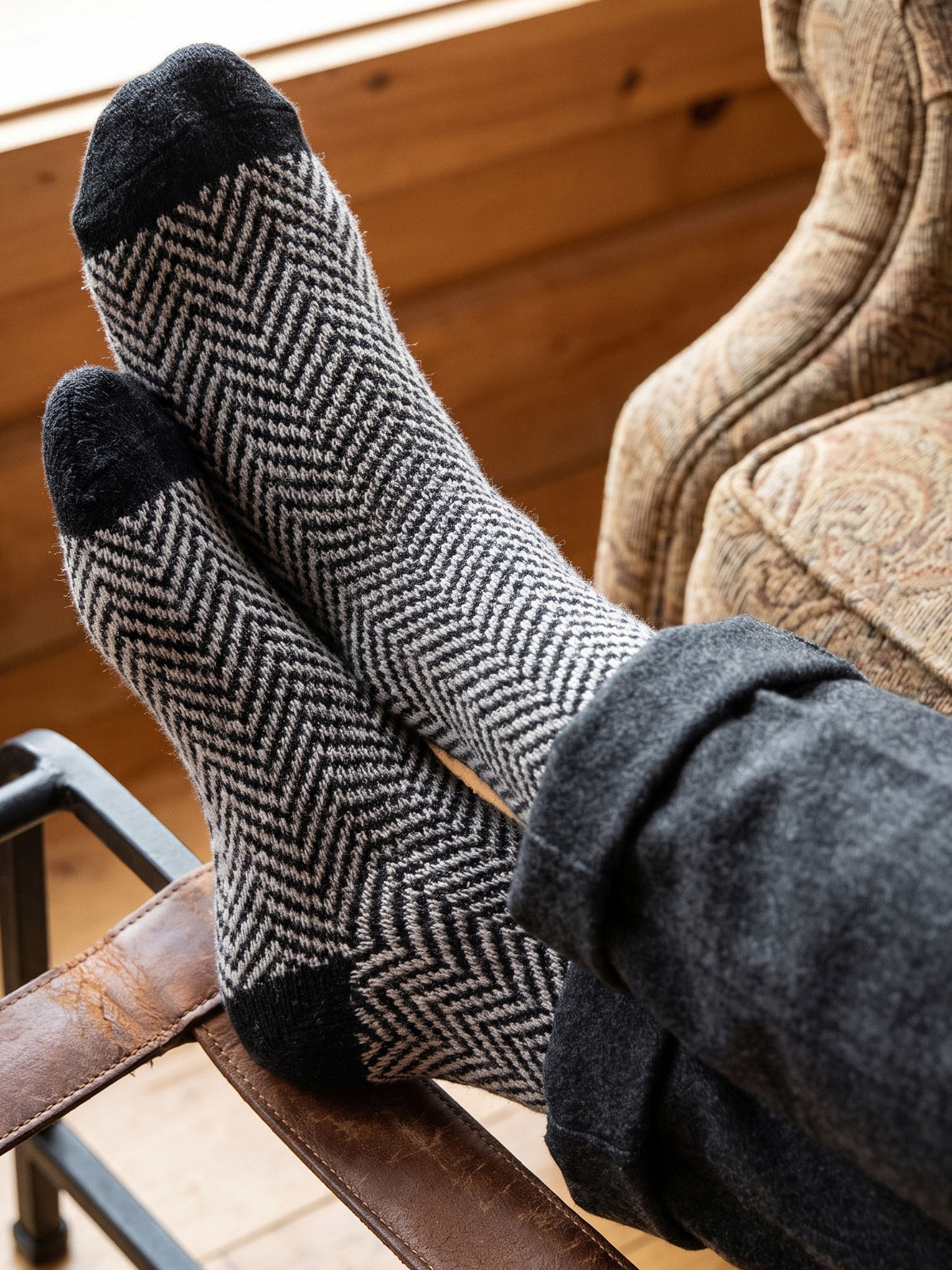 Chevron-Patterned-Wool-Socks-in-Grey/Black