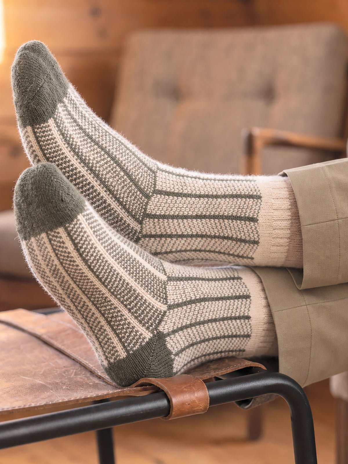 Herringbone-Patterned-Wool-Socks-in-Khaki-Green/Oat