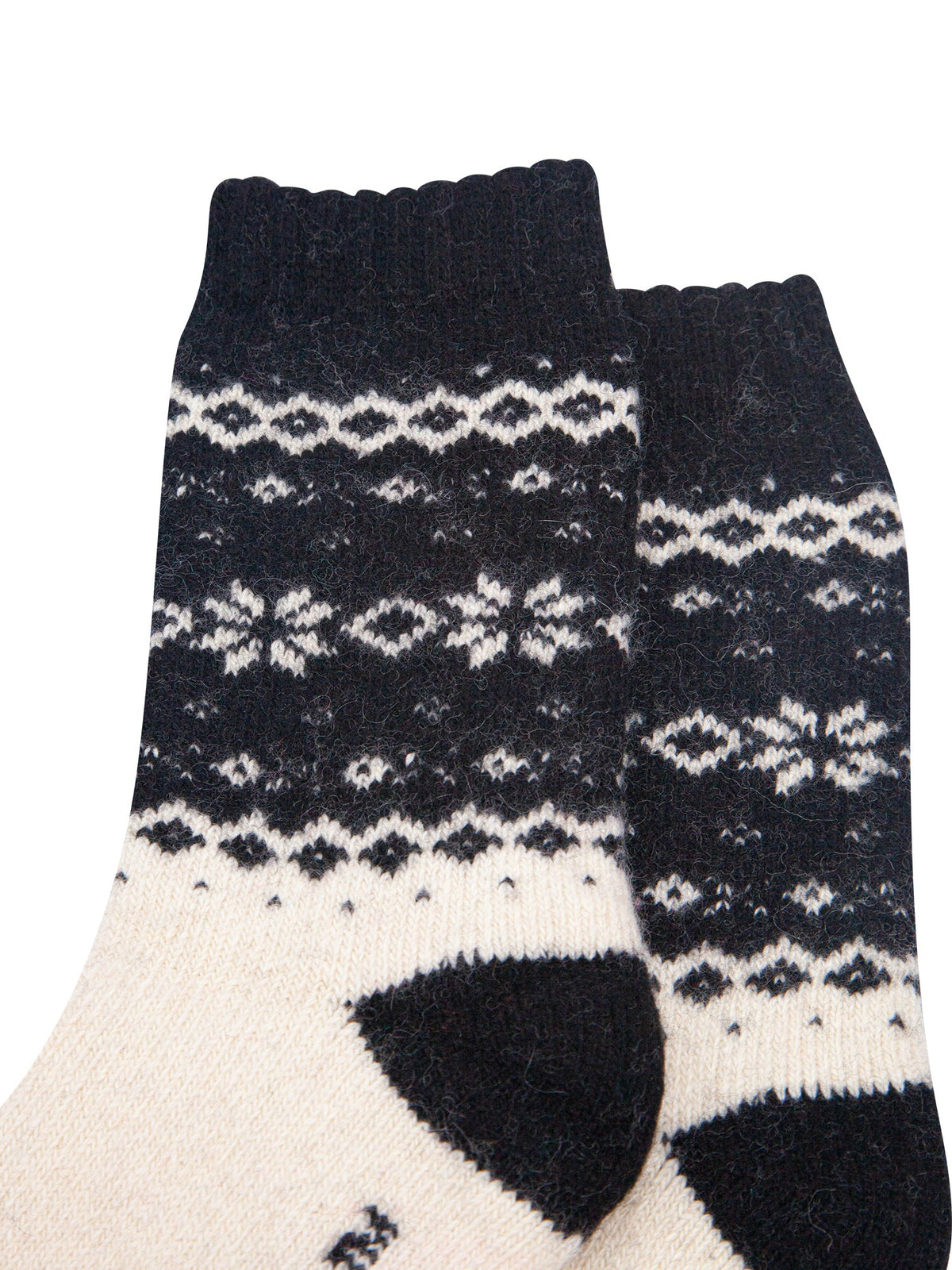 Nordic-Snowflake-Patterned-Wool-Socks-in-Black/Oat-Close-Up