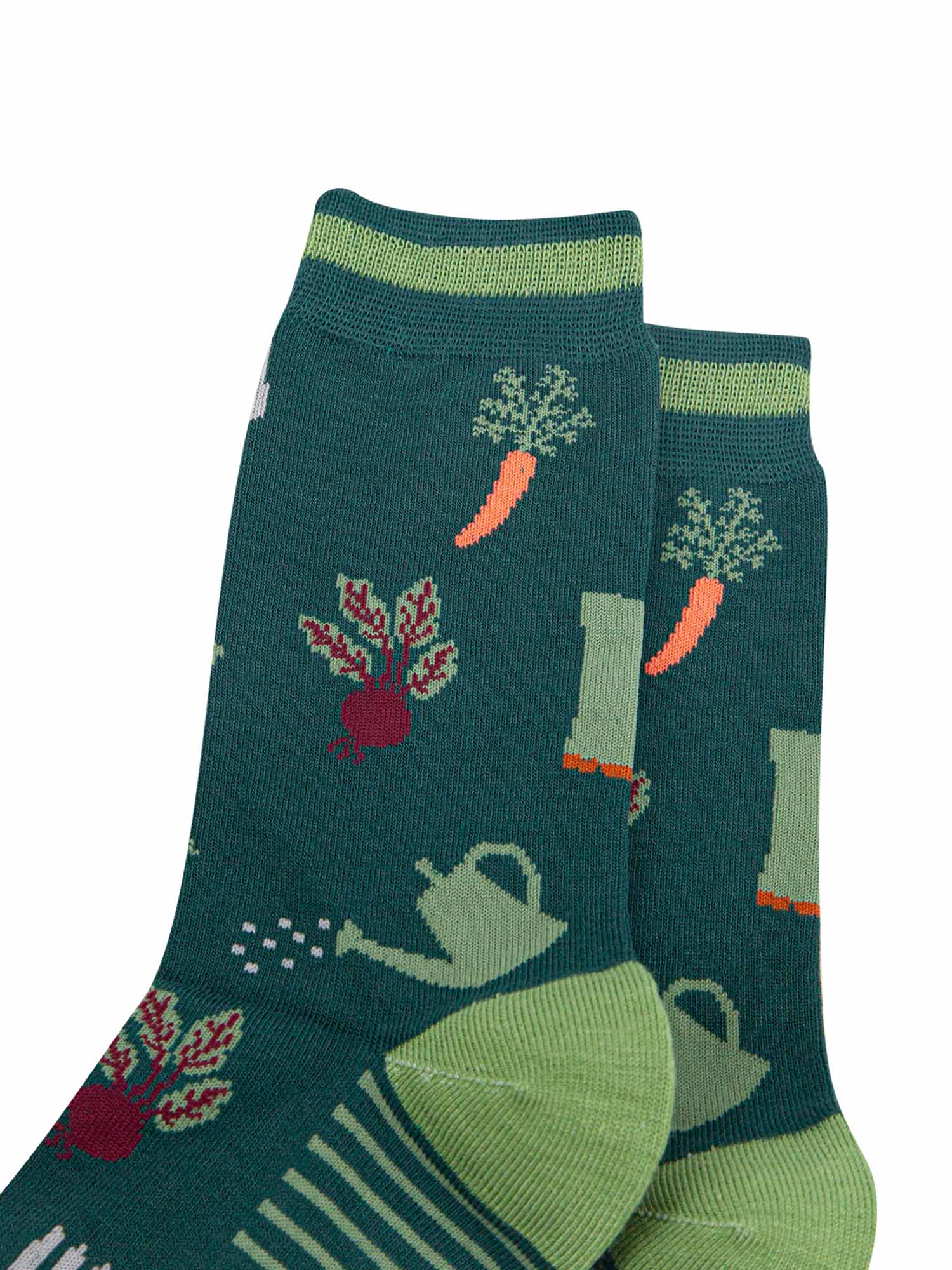mens-bamboo-socks-forest-green-green-gardening-close-up