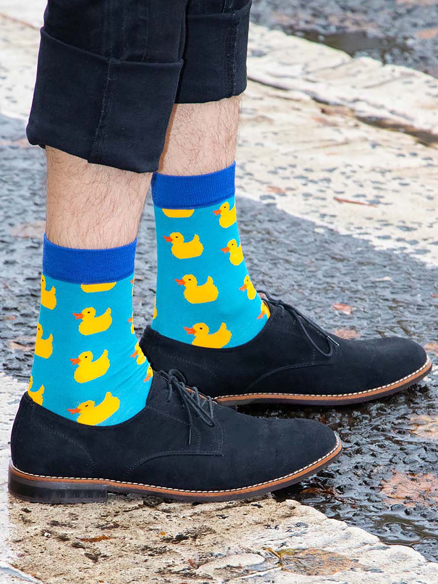 duck-print-bamboo-socks-in-blue-and-yellow