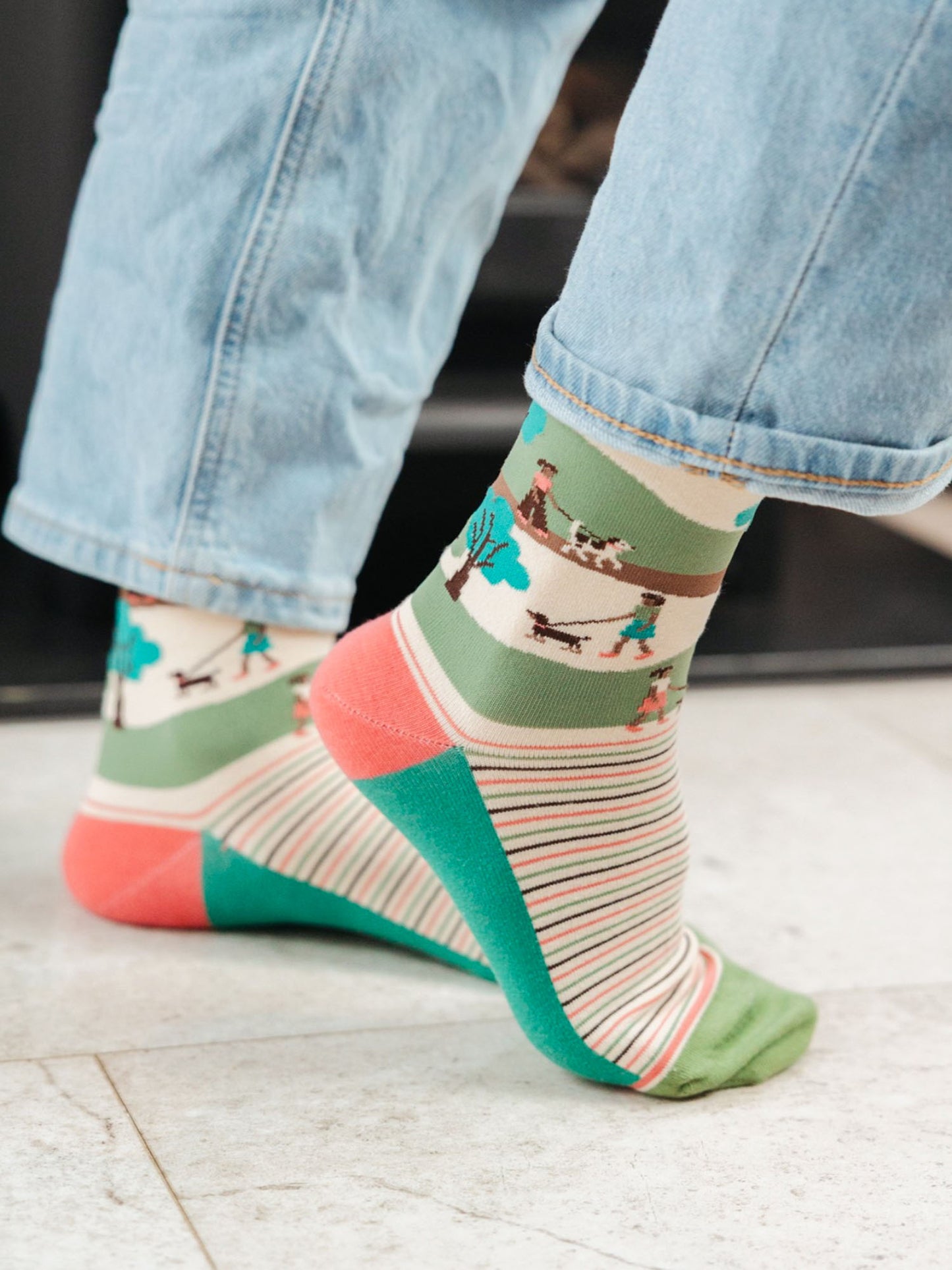 Dog-Walking-Bamboo-Socks-in-Green/Pink