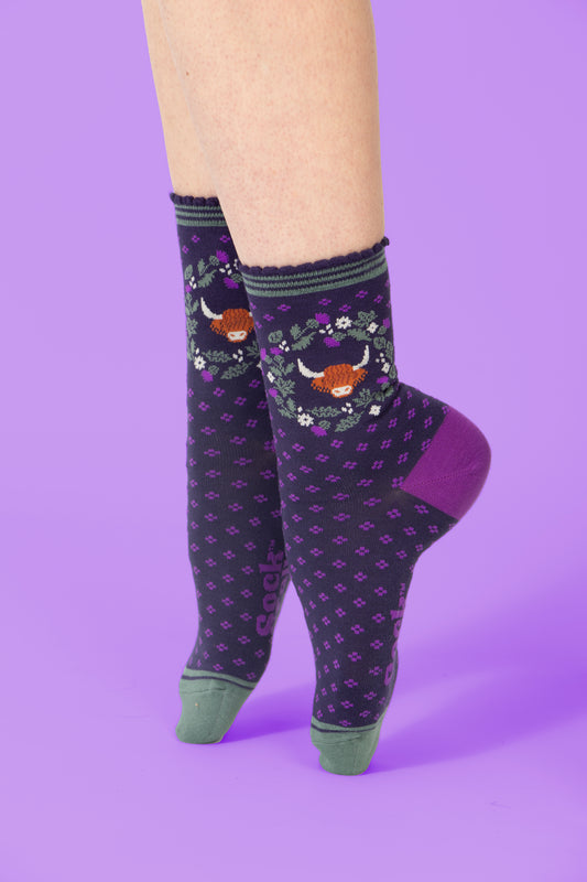 Women's Bamboo Socks Highland Cow Wreath Print Ankle Socks Navy Blue