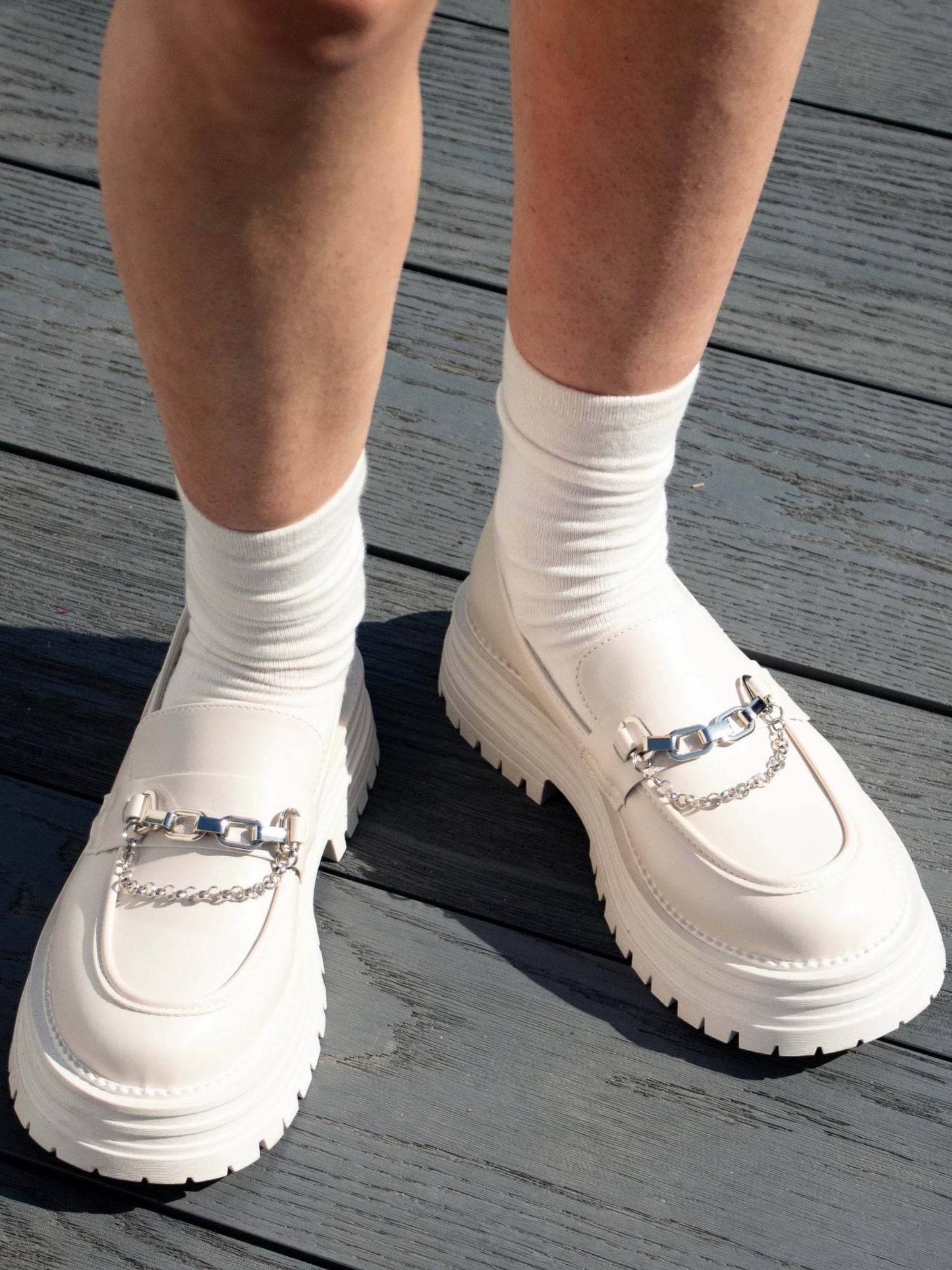 white-solid-bamboo-socks