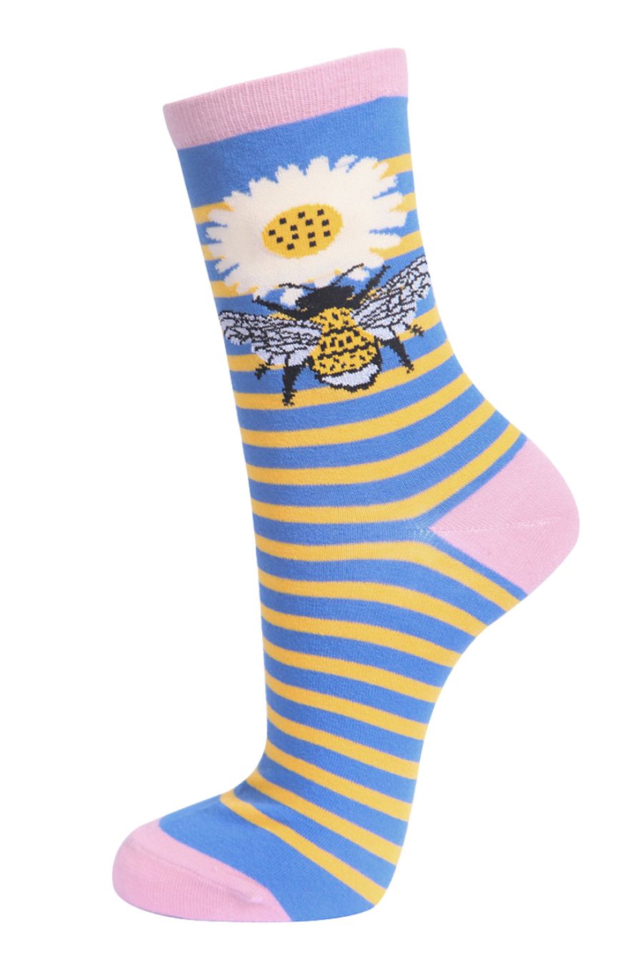 blue, yellow stripes ankle socks with a large bee and daisty flower, with pink toe, heel and trim
