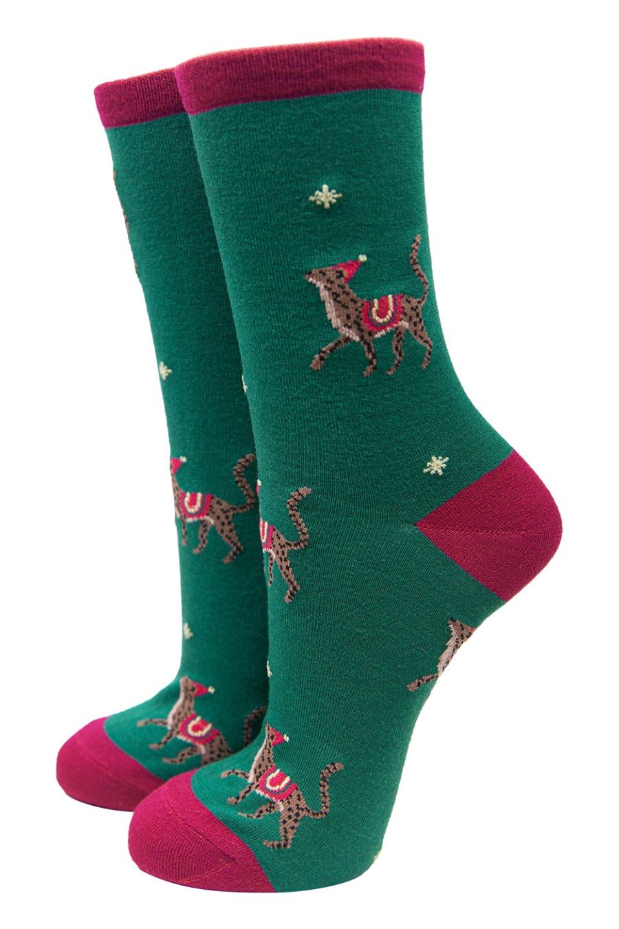 green and pink ankle socks featuring cheetahs wearing party hats