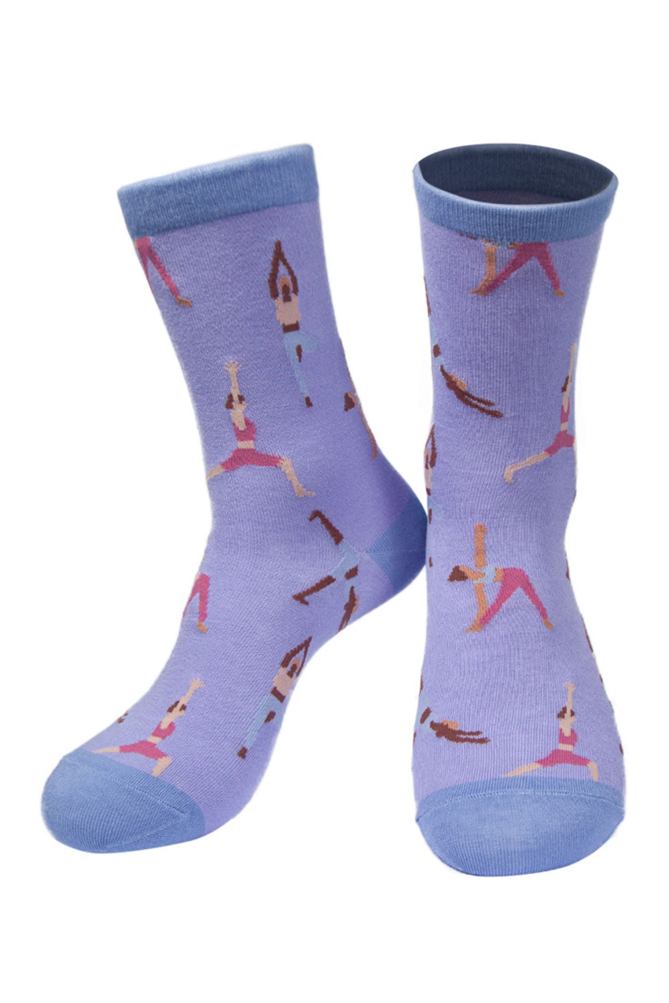 lilac bamboo ankle socks featuing women doing yoga poses