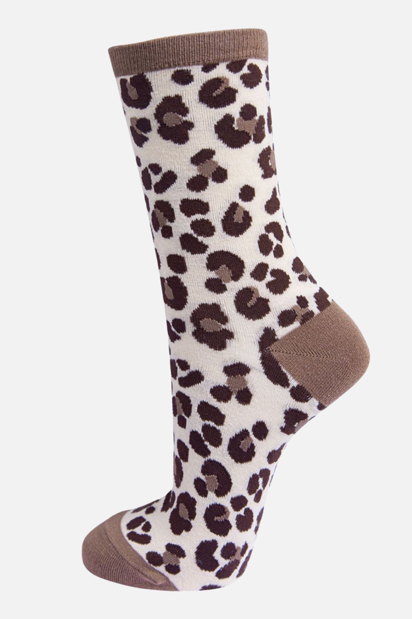 womens-socks-gift-box-grey-leopard-cream