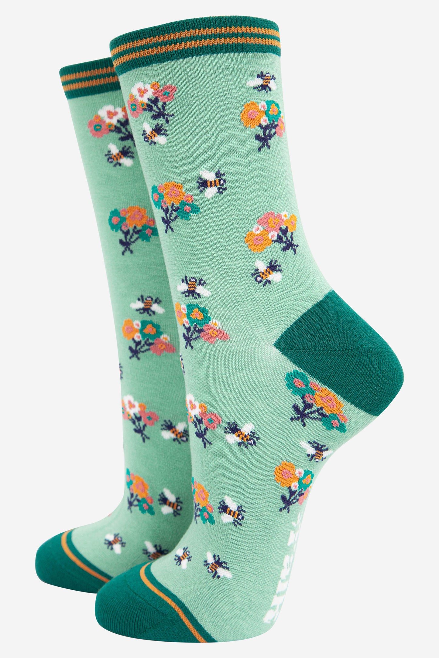 green bamboo ankle socks with an all over bee and floral posey pattern