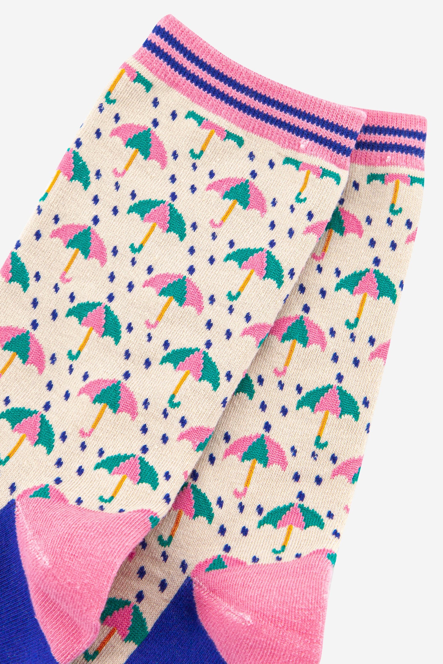 close up of the umbrella print design on the womens bamboo socks